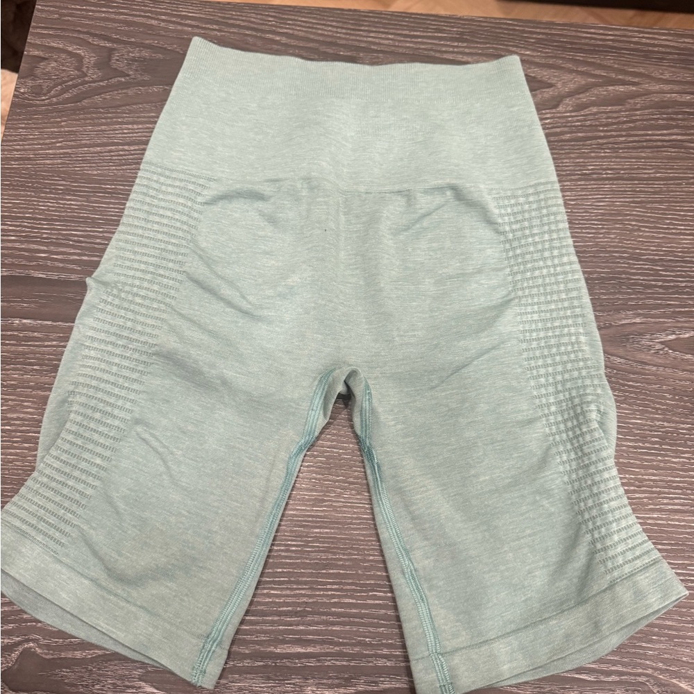 Alphalete Green Bike Shorts Seamless Knit Moisture-Wicking